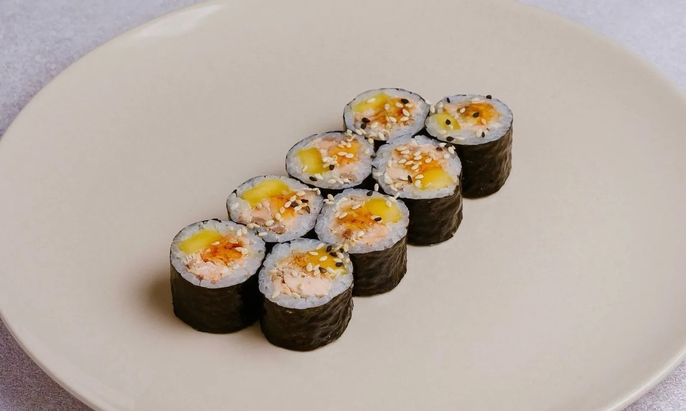 HOSOMAKI PIECZONY ŁOSOŚ MANGO