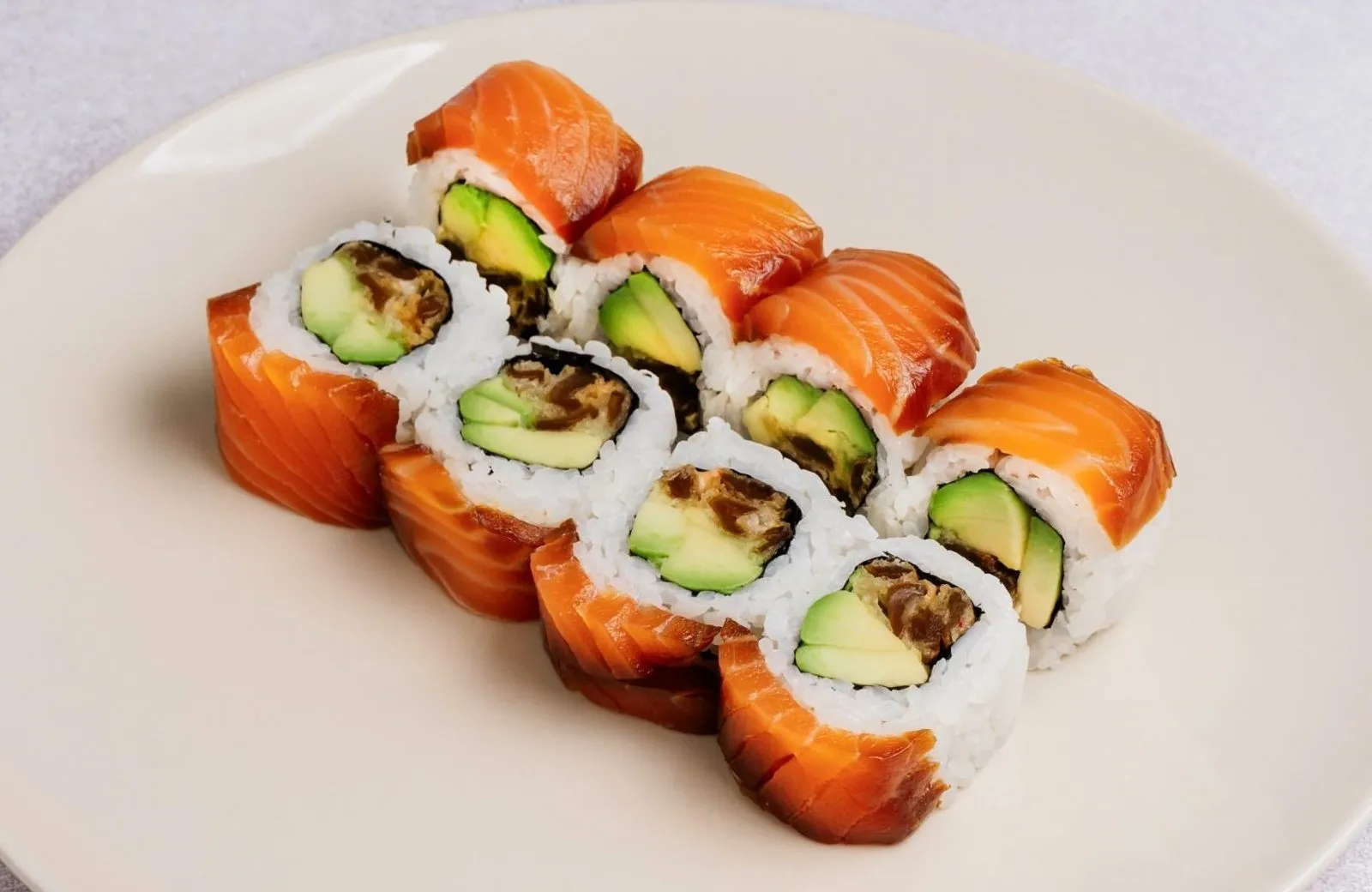 URAMAKI ŁOSOŚ KARAKUCHI