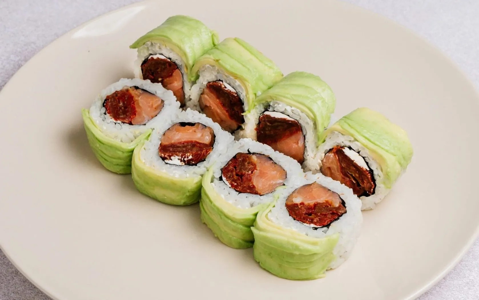 URAMAKI ŁOSOŚ WĘDZONY