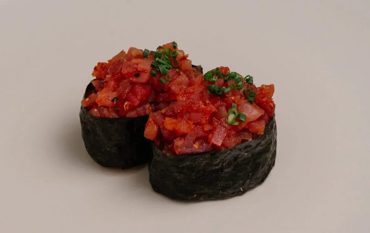 GUNKANMAKI TATAR Z TUŃCZYKA