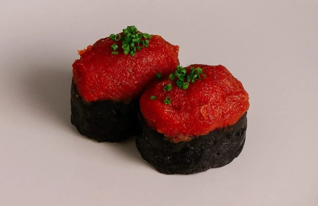 GUNKANMAKI SPICY TUNA