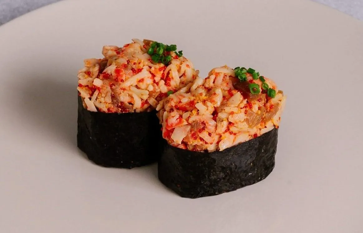 GUNKANMAKI SAŁATKA SURIMI