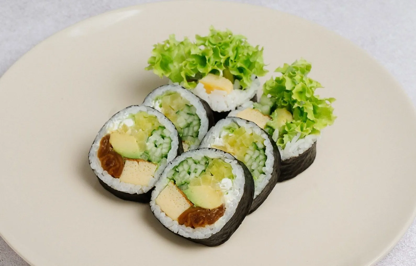 FUTOMAKI Z WARZYWAMI