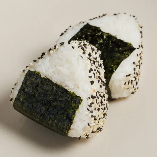 ONIGIRI GOMA WAKAME